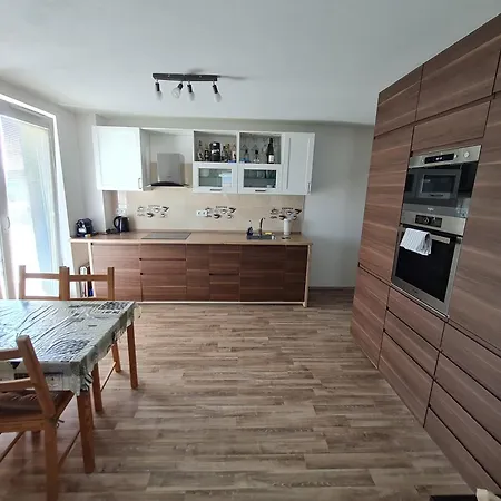 Apartmán Utulny Dvoj-izbovy S Klimou *