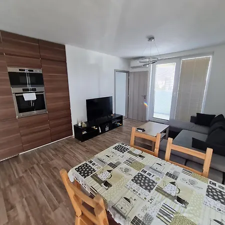 Apartament Utulny Dvoj-izbovy S Klimou